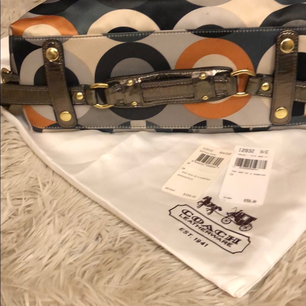 Authentic Coach handbag - Picture 7 of 8